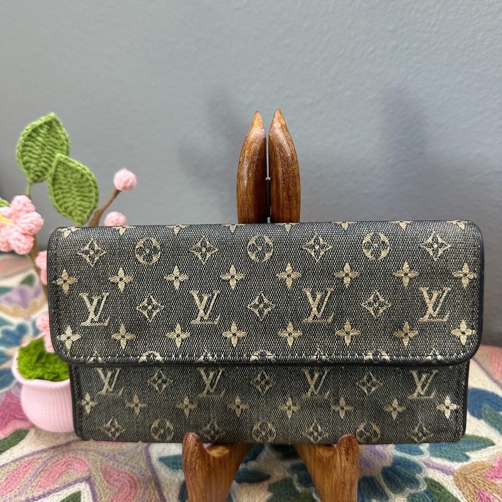 Louis Vuitton Black Monogram Wallet-AUTHENTIC